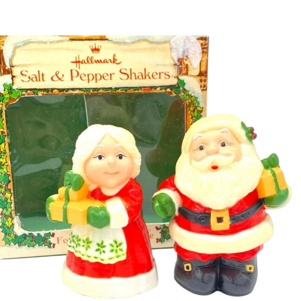 70s Vintage Hallmark Christmas Hard Plastic  Mr & Mrs Claus Salt Pepper‎ Shakers